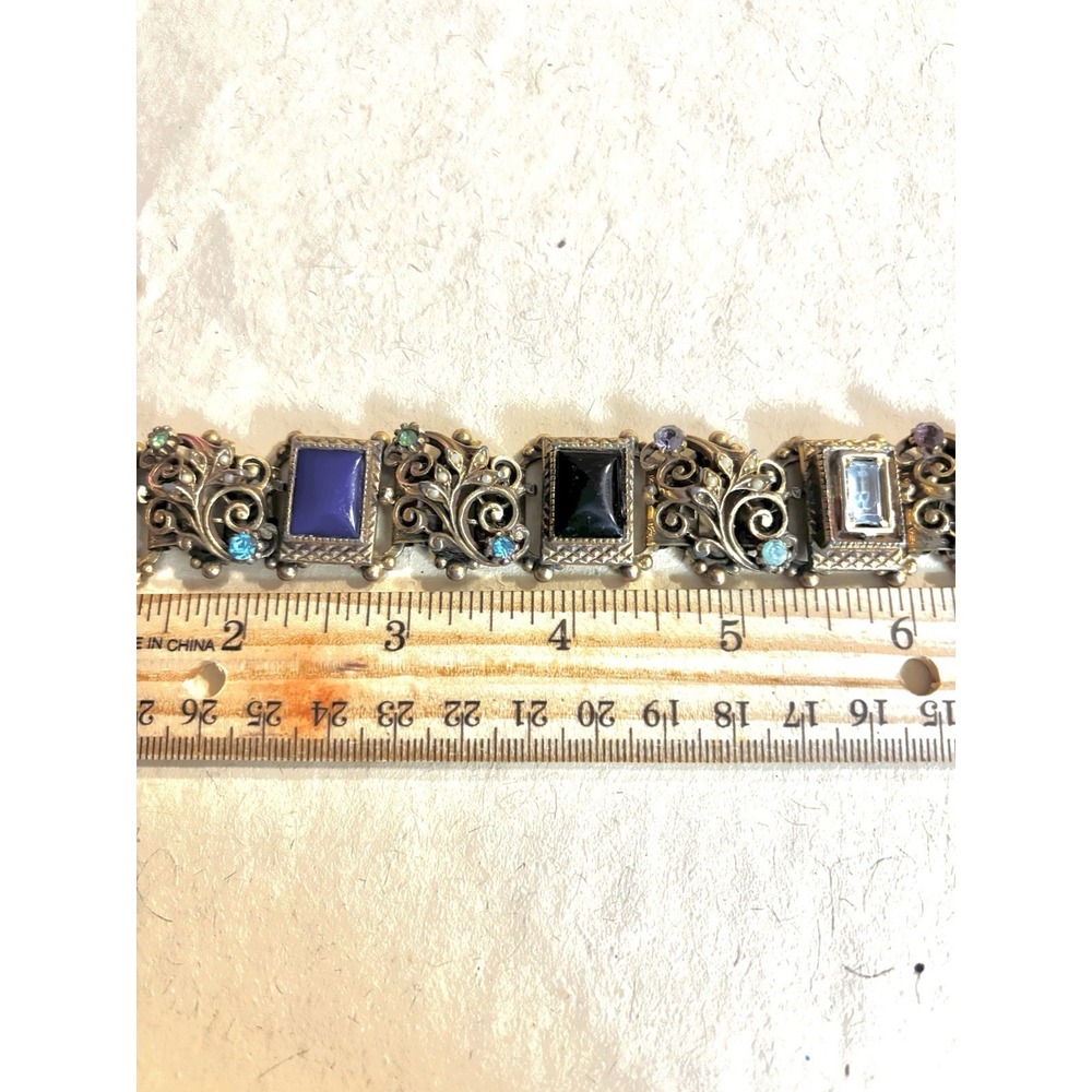vintage , very pretty and ornate bracelet